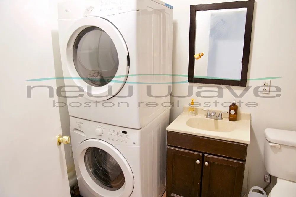 4 bed, 1.5 bath, 1200 sqft, $6,400 — Photo 4