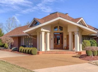 12915 Conway Rd, Saint Louis, MO 63141