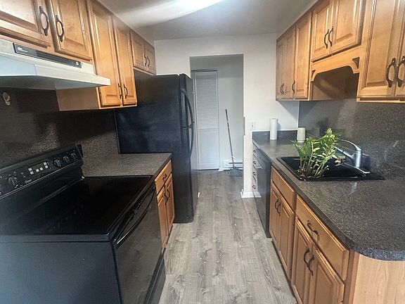 2nd image of 194 Watertree Dr Unit 194
