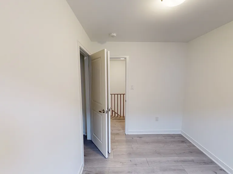 126 Blue Forest Cres — Photo 29