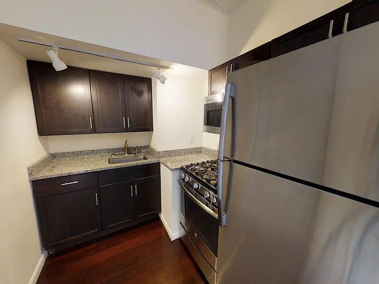 113 Comstock Ave — Photo 67