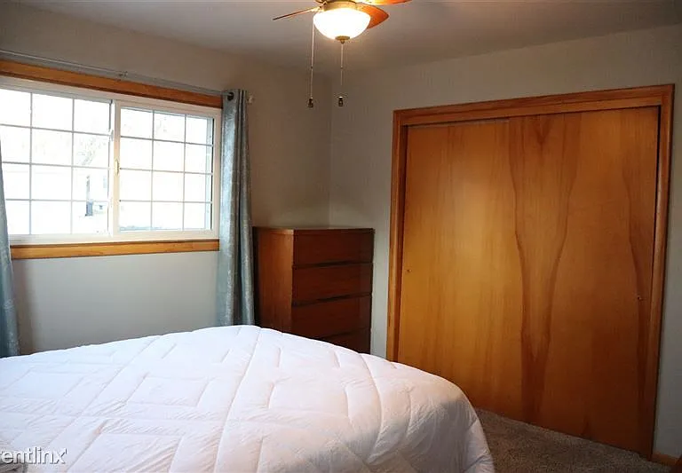 113 E Owens Ave — Photo 4