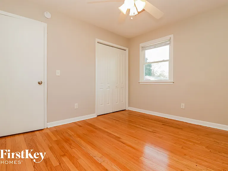 1448 Manor Blvd — Photo 13