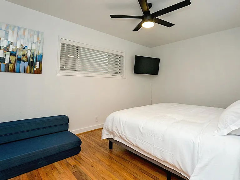 2232 Bellefontaine St #10 — Photo 4