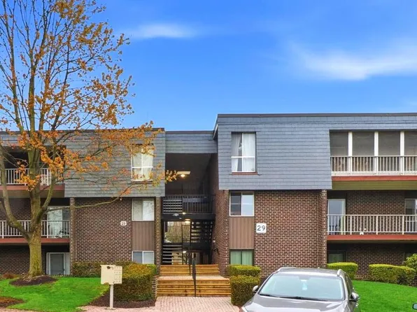 29 Stonehenge Cir APT 2, Baltimore, MD 21208