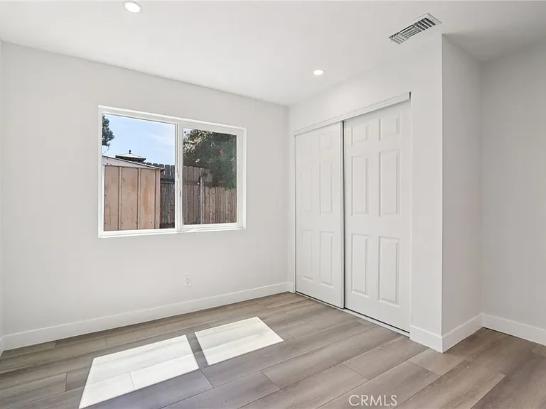 11036 Scoville Ave — Photo 8