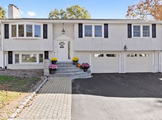 6 Susan Dr, Saugus, MA 01906