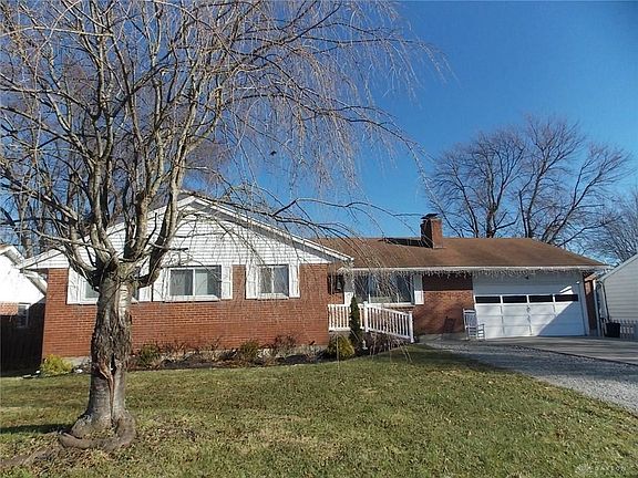 3rd image of 4-4 Maplewood Dr