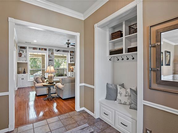 5th image of 9304 Chadwick Ln