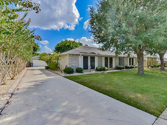 5th image of 3502 Foxbriar Ln