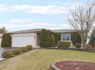 1743 Apple Valley Rd, Bolingbrook, IL 60490