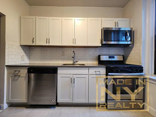 Rented by Made In NY Realty | media 10