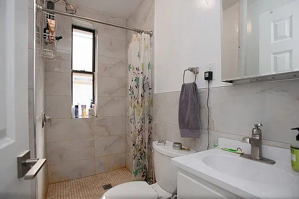 Rented by OGI Management | media 16