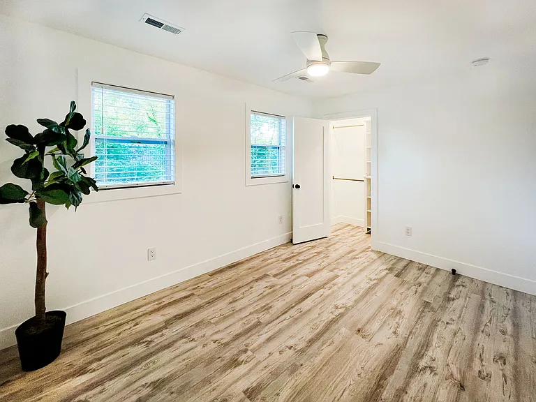 210 Evans Ln — Photo 13