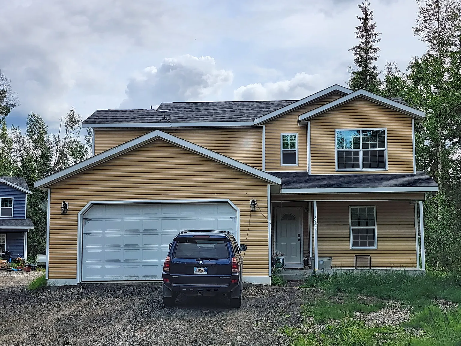 3 bed, 2.5 bath, 2011 sqft, $2,400 — Photo 1