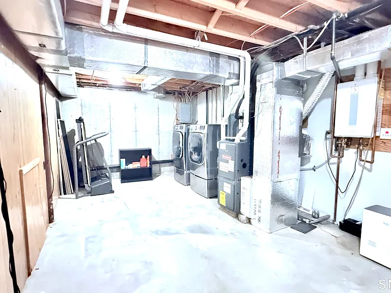 16 Arthur Dr #4 — Photo 10
