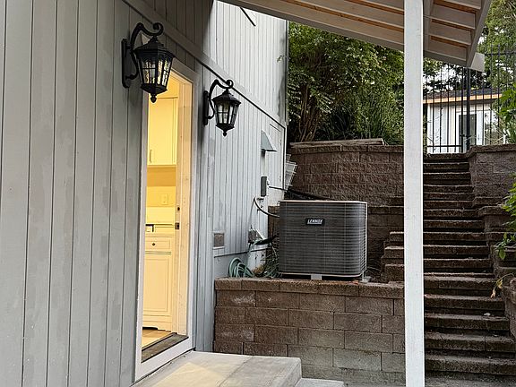 2nd image of 16 Cobblestone Ct Unit B