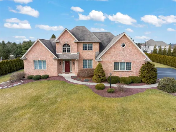 5312 Chariot Dr, Schnecksville, PA 18078