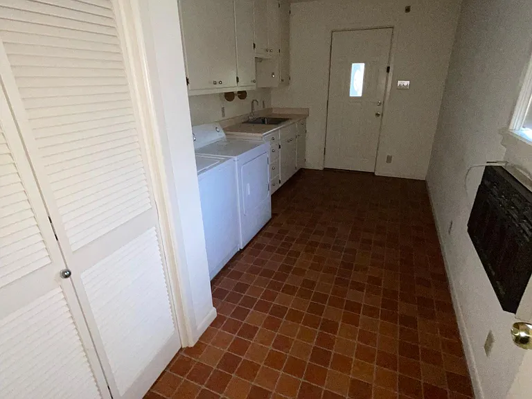 2753 Dena Dr — Photo 11