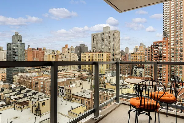 Sold by Compass | media 18