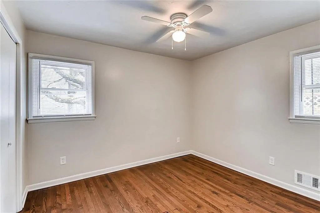 2 bed, 825 sqft, $1,300 — Photo 3