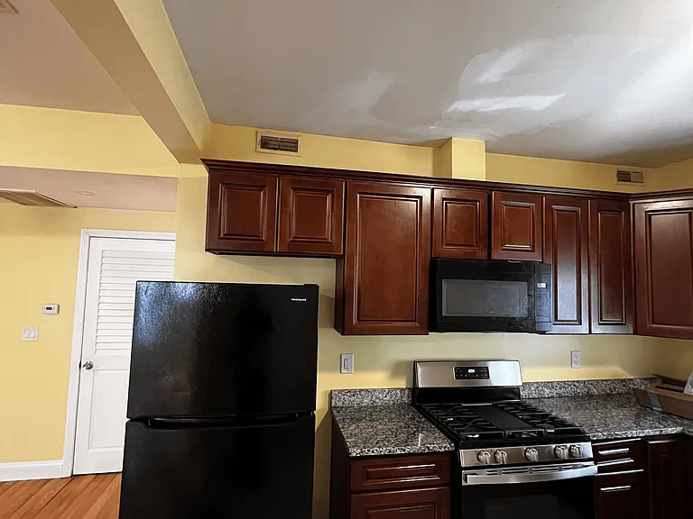 126 Armandine St #2 — Photo 10