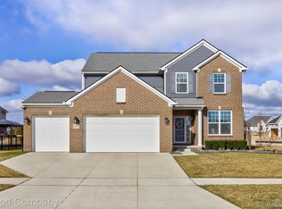 55575 Hogan Dr, Macomb, MI 48042