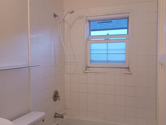 5th image of 5825 Bonfair Ave