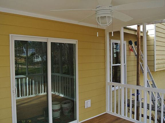 3rd image of 3323 Laura Ln