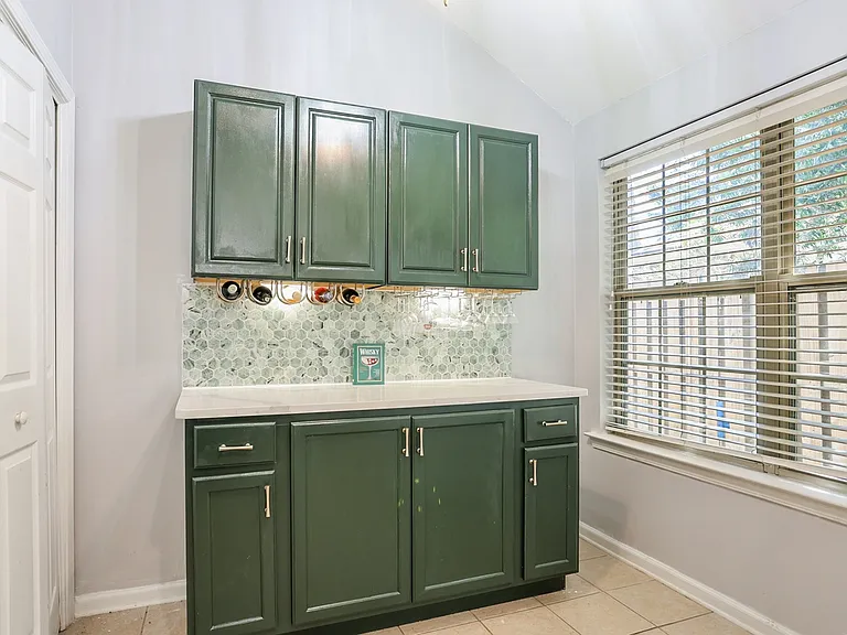 224 Park View Ct — Photo 11