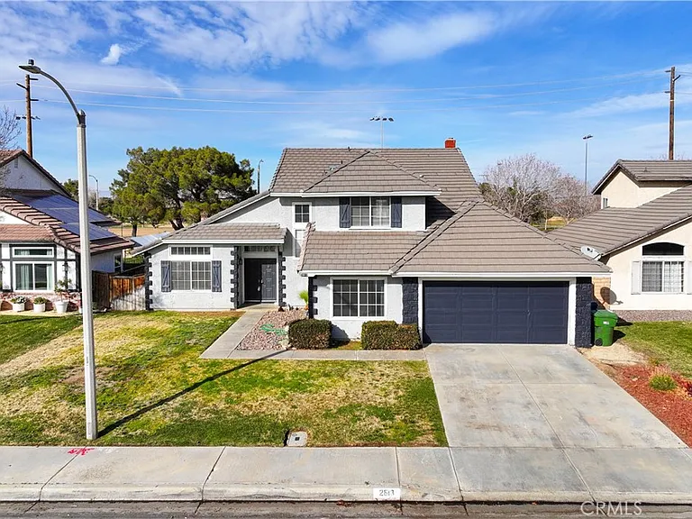 2813 Sandstone Ct — Photo 1