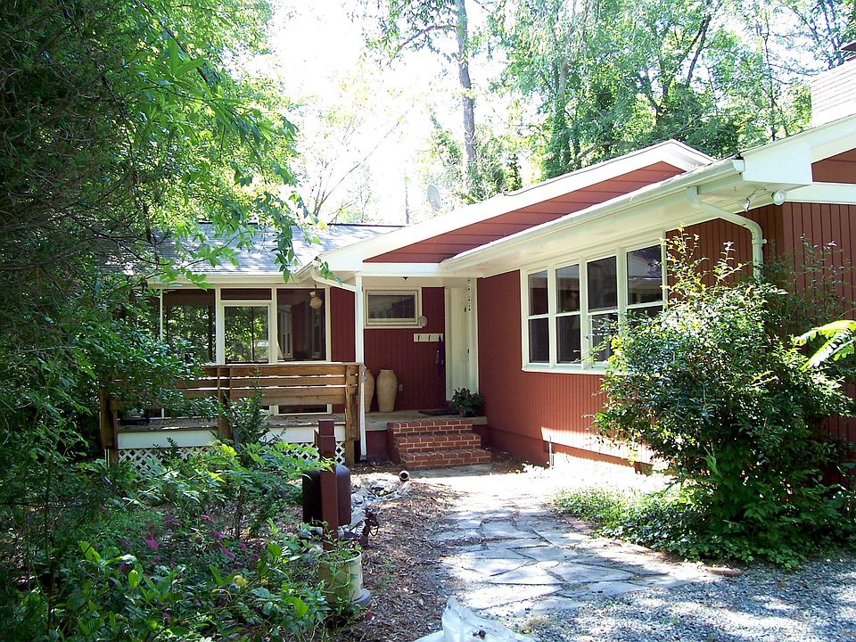 1025 Highland Woods Rd