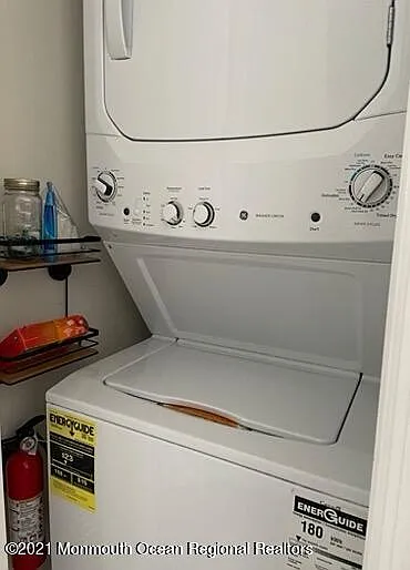 2 bed, 560 sqft, $2,200 — Photo 3