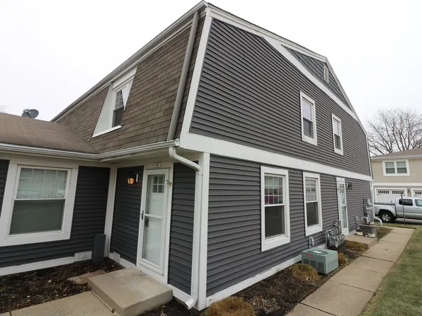 360 Farmingdale Cir, Vernon Hills, IL 60061