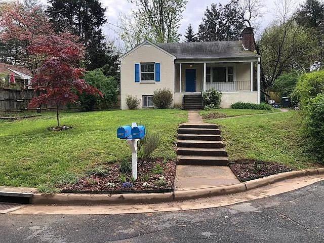 110 Howard Dr photo 1