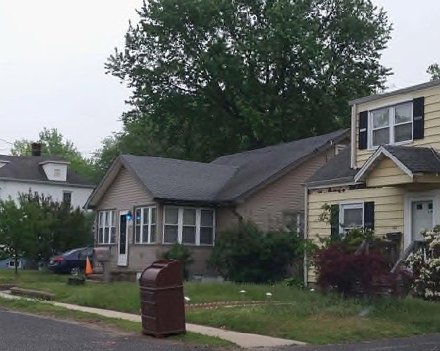 2nd image of 158 9th St