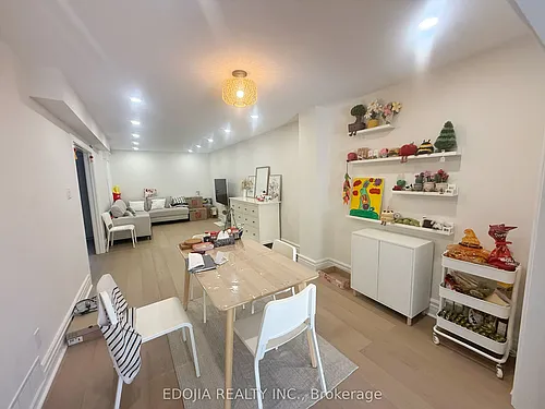 104 Goodwood Dr Photo 1