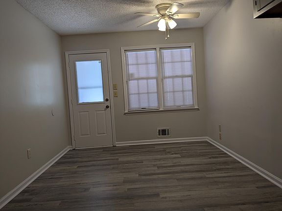 3rd image of 261 Highland Park Dr