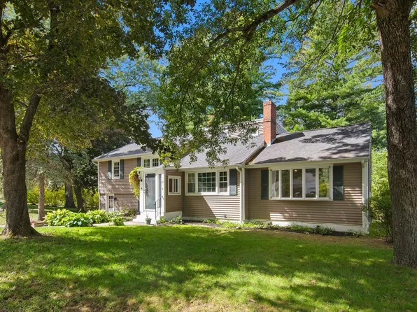 17 Rich Rd, Woburn, MA 01801