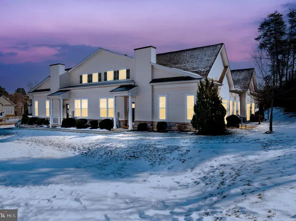 131 Jacobia Dr #H-4, Pasadena, MD 21122