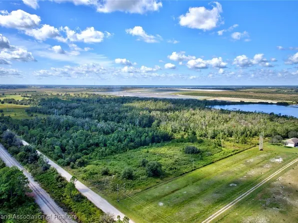 365 Lake Apthorp Dr, Lake Placid, FL 33852