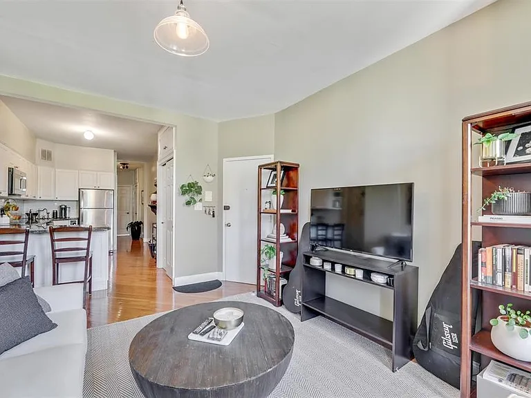 931 Park Ave #5R — Photo 4