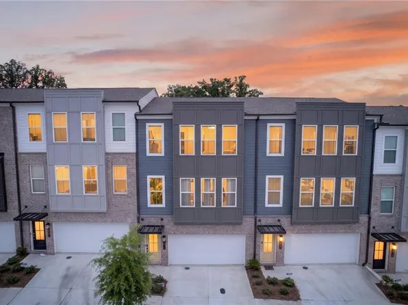 1445 Creekside Cir NW, Atlanta, GA 30318