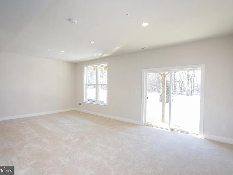 65 Lila Ln — Photo 17