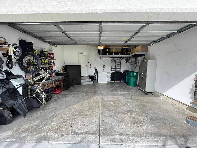 636 W Life Dr — Photo 29