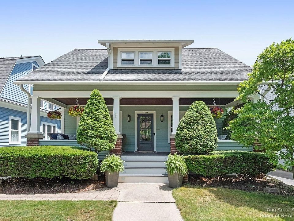 1st image of 1049 Olivia Ave