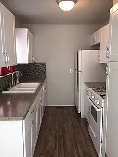 Completely Updated 1 Bed, 1 Bath! — Photo 4