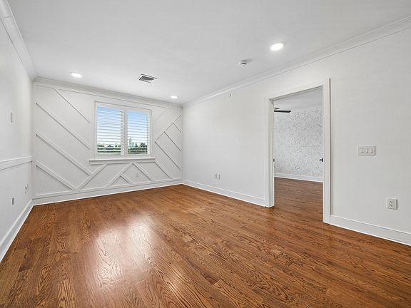 4th image of 139 Sherman Ave #504