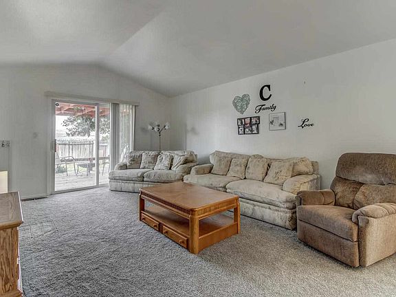 3rd image of 6658 Dorchester Dr