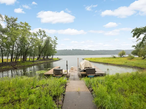 19 Point Rd, Bayport, MN 55003